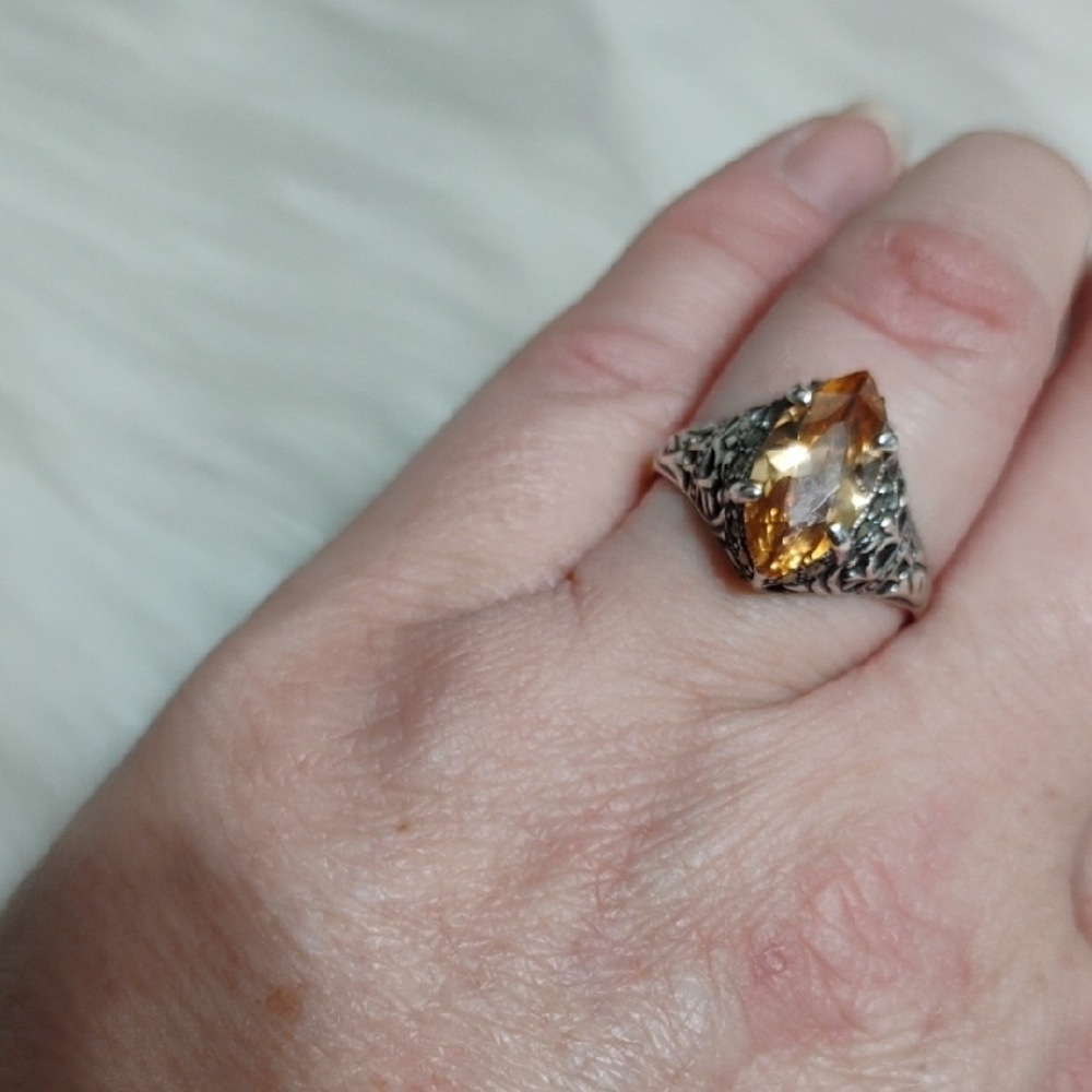 SALE! Intricate 925 Sterling Silver Marcasite & Citine Stone Ring - Picture 2 of 11